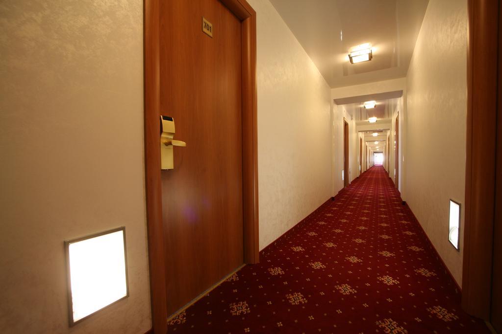 Hotel Tomsk Exterior foto